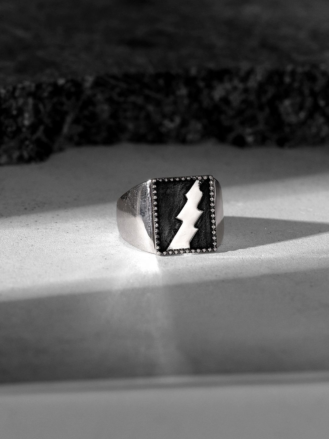 

GIVA Men 925 Sterling Silver Rhodium-Plated Oxidised Adjustable Finger Ring