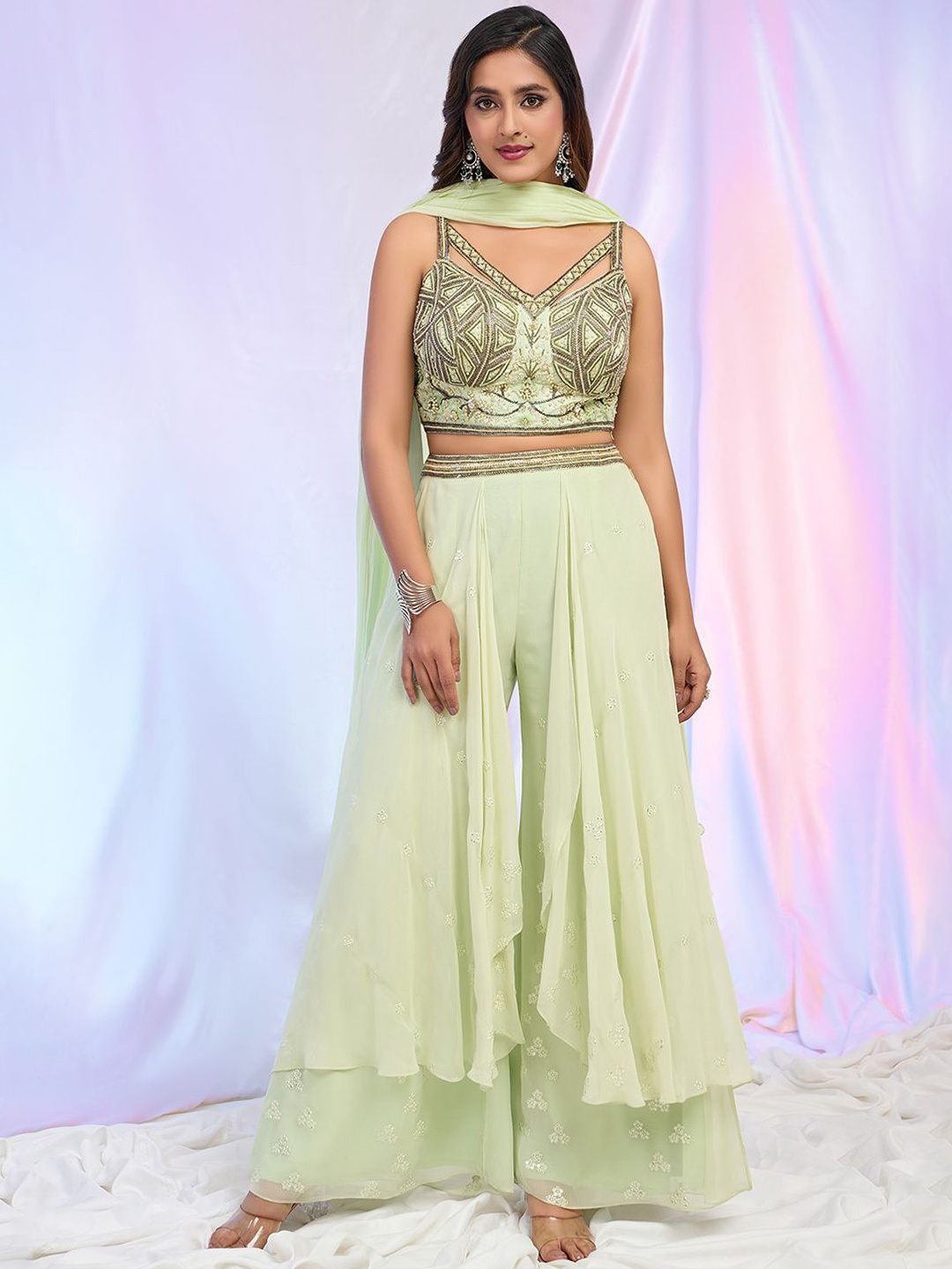 

Alaya Advani Embroidered Top & Palazzos With Dupatta Co-Ords, Green