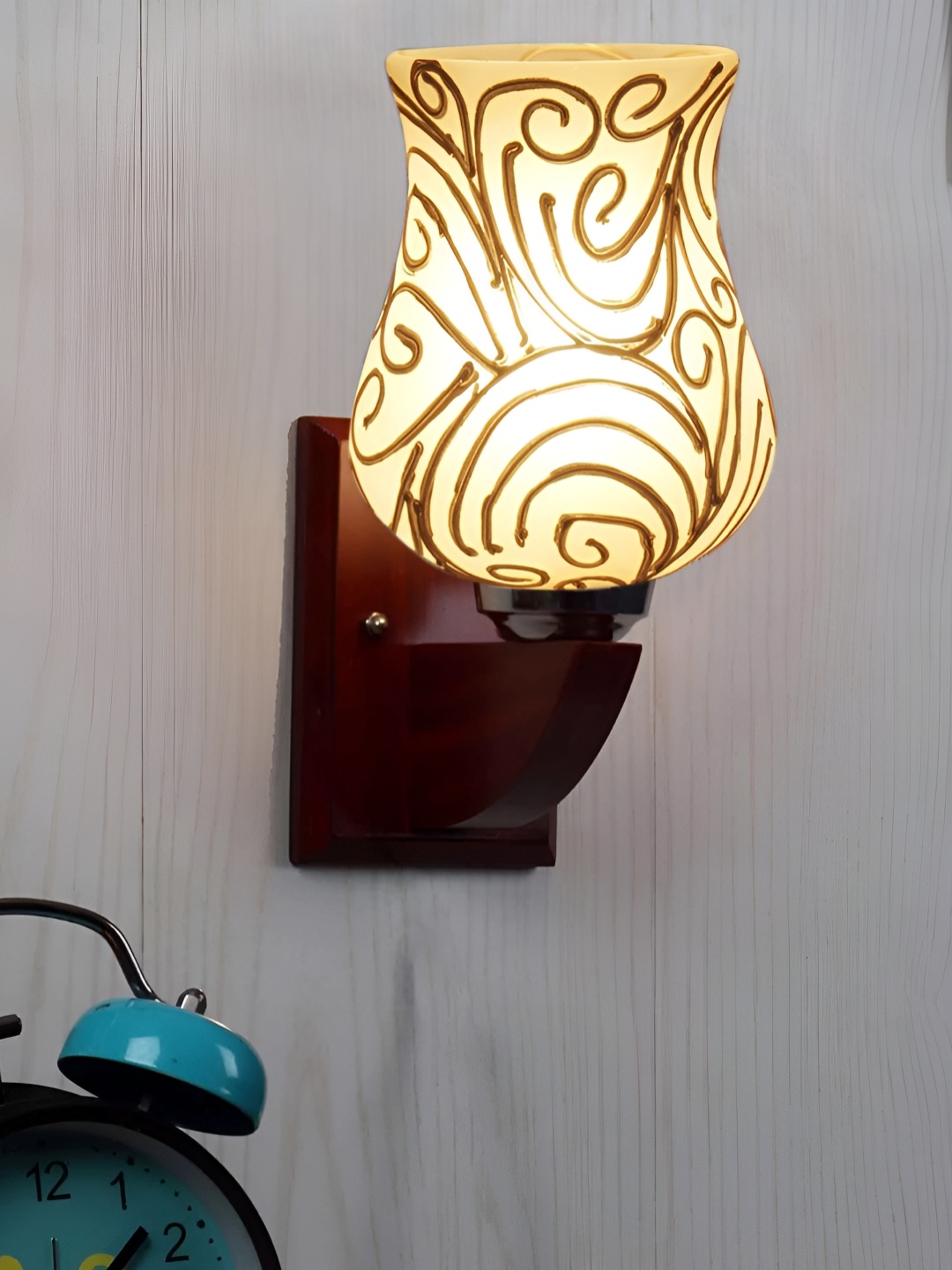 

Devansh White & Gold-Toned Textured Bell Shaped Contemporary Glass Wall Lamp