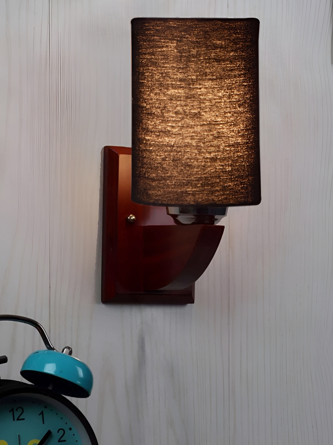 

Devansh Black Wood Traditional Cylinder Shaped Wall Lamp