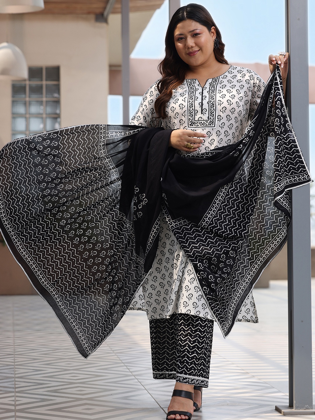 

EXTRA LOVE BY LIBAS Plus Size Floral Printed Pure Cotton Kurta With Trouser & Dupatta, Off white