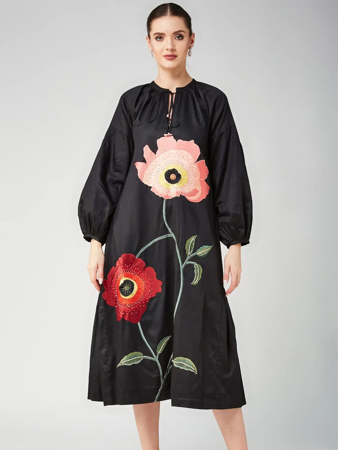 

BETRUE Women Floral A-Line Midi Dress, Black