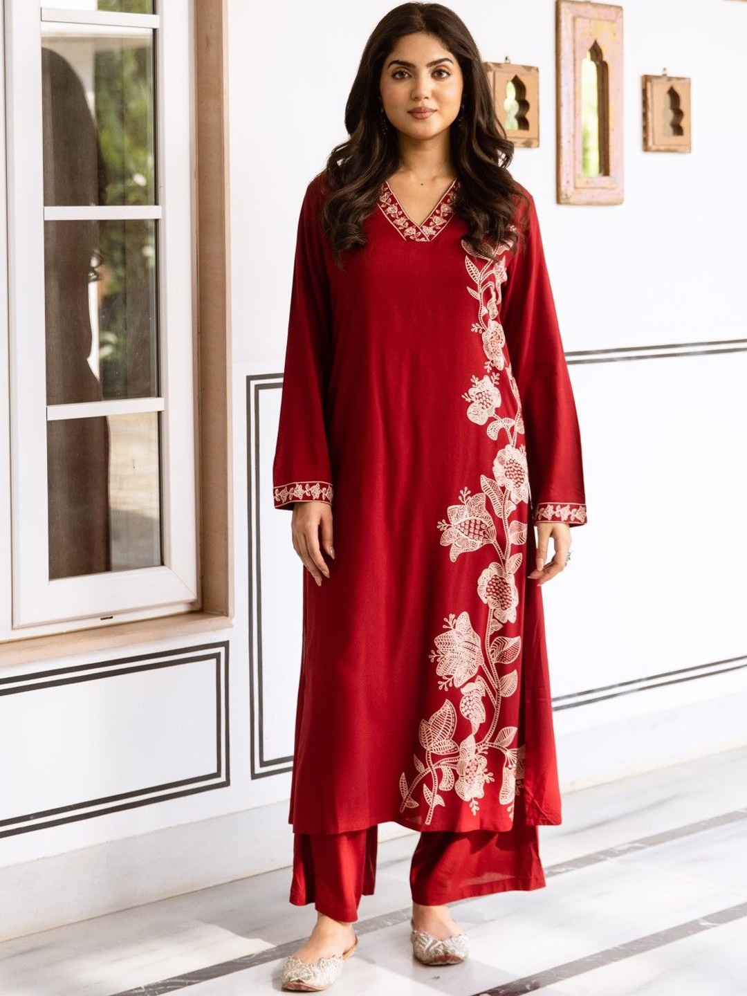 

AUTUMN LANE Floral Printed V-Neck Pure Cotton Straight Kurta with Palazzo, Red