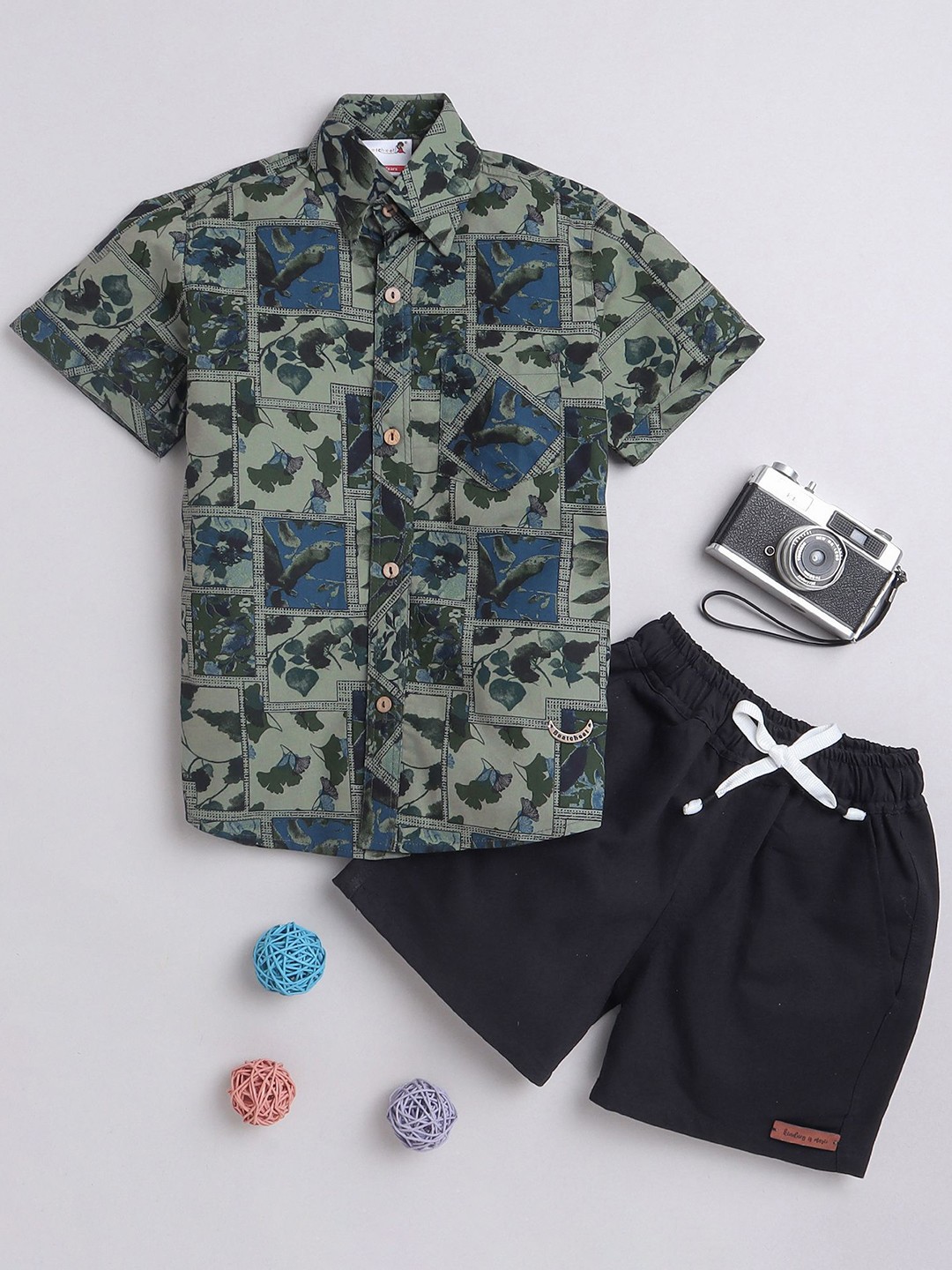 

BAATCHEET Boys Pure Cotton Printed Shirt with Shorts, Green