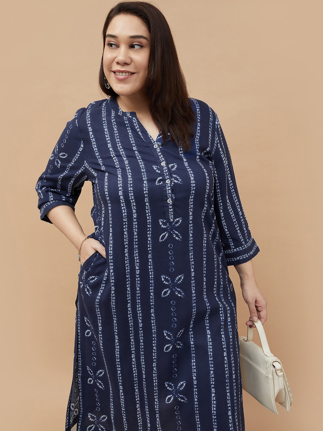 

Moiree by Lifestyle Women Printed Flared Sleeves Sequinned Kurta, Violet