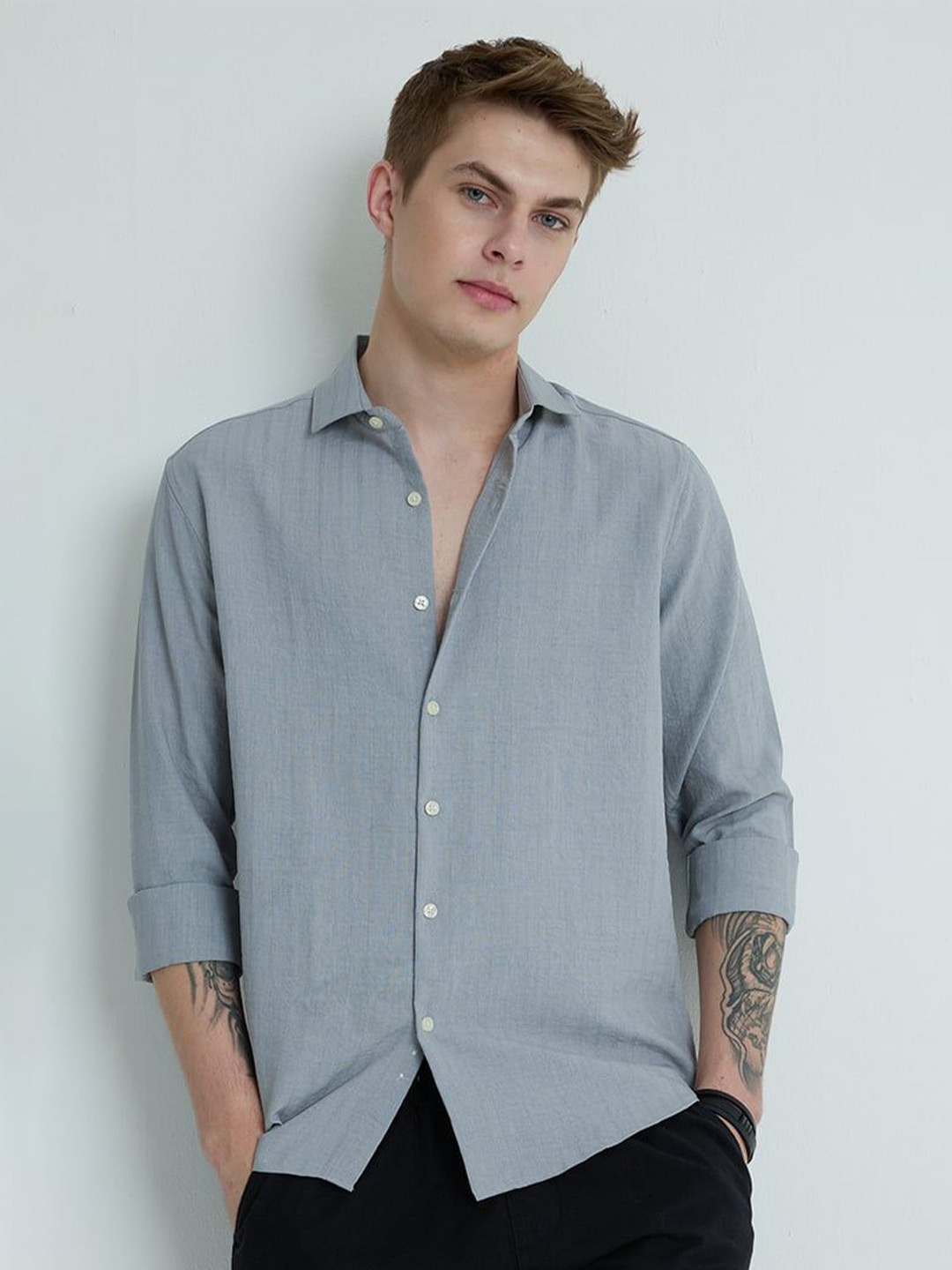 

Snitch Men Smart Spread Collar Solid Casual Shirt, Grey