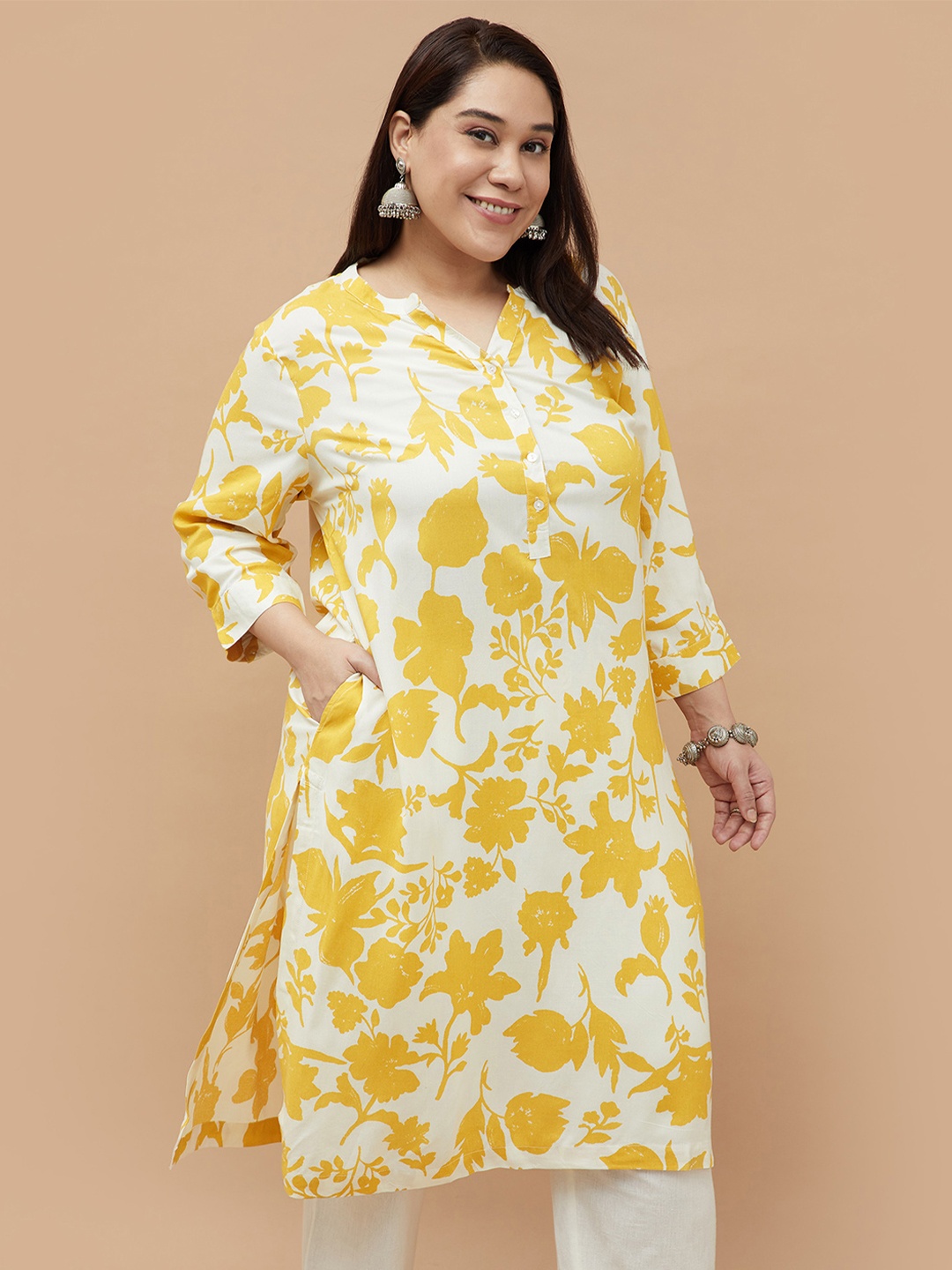 

Moiree by Lifestyle Women Geometric Printed Flared Sleeves Thread Work Anarkali Kurta, Yellow