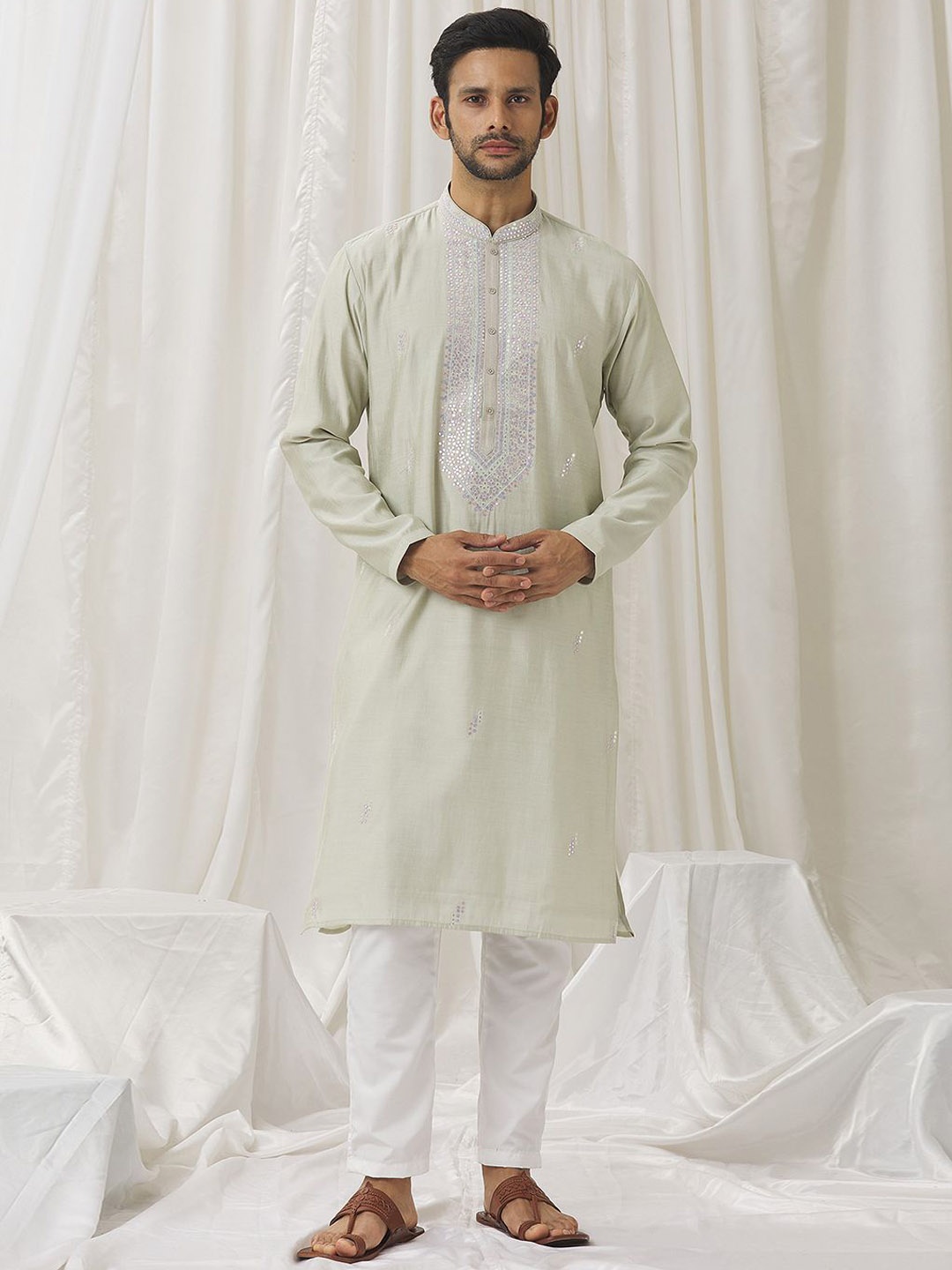 

Alaya Advani Geometric Embroidered Mirror Work Silk Cotton Straight Kurta with Trousers, Green