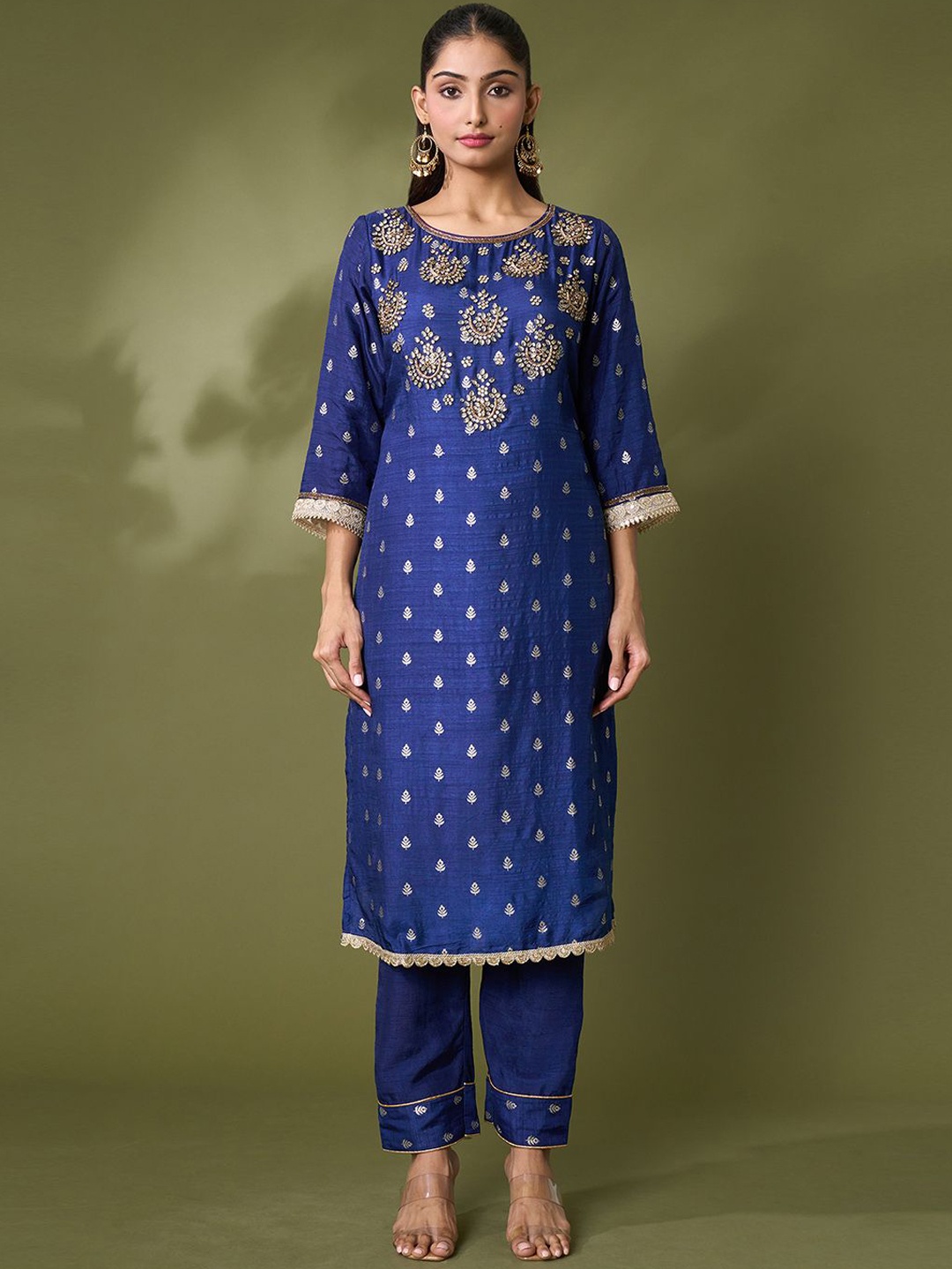 

Samyukta Singhani Women Floral Embroidered Straight Kurta with Trousers & Dupatta, Blue