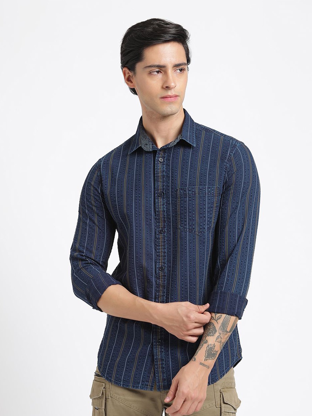 

Blue Buddha Men Comfort Spread Collar Vertical Striped Cotton Slim Fit Casual Shirt, Navy blue
