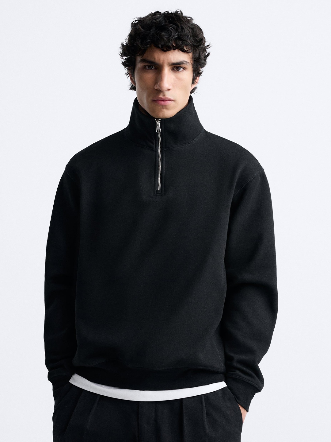 

MISCHIEF MONKEY Men Solid Mock Collar Fleece Pullover Sweatshirt, Black