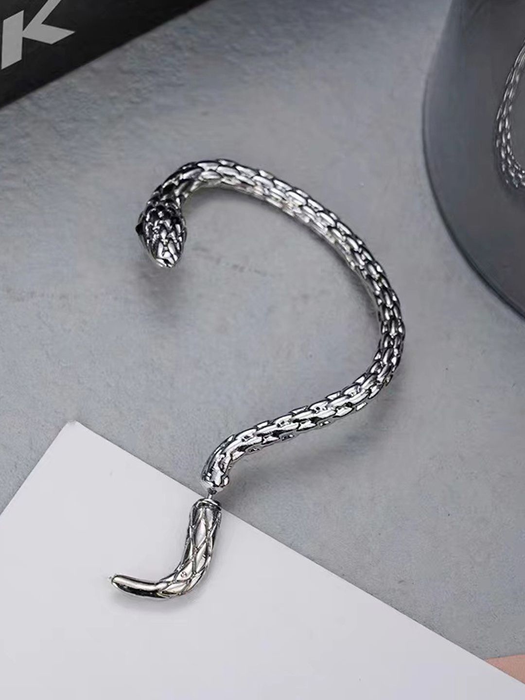 

Krelin Silver-Plated Stainless Steel Animal Shaped Ear Cuff