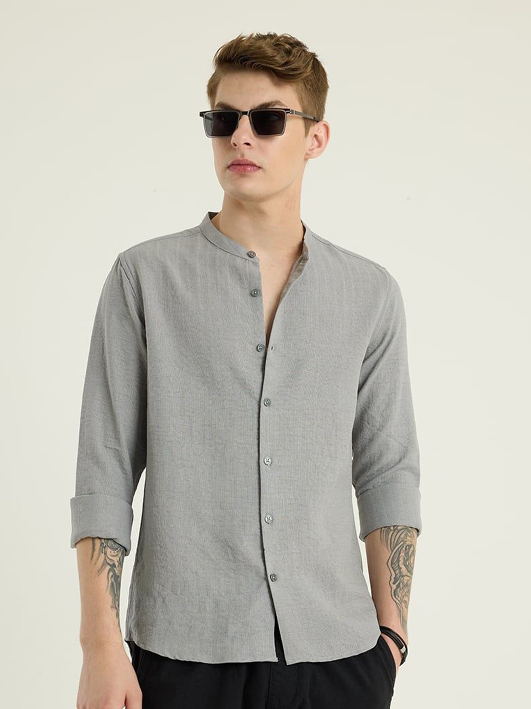 

Snitch Men Smart Band Collar Solid Casual Shirt, Grey