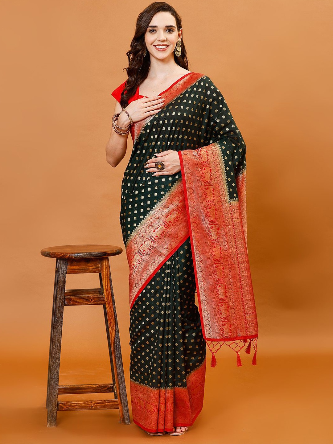

Meena Bazaar Woven Design Zari Art Silk Saree, Green
