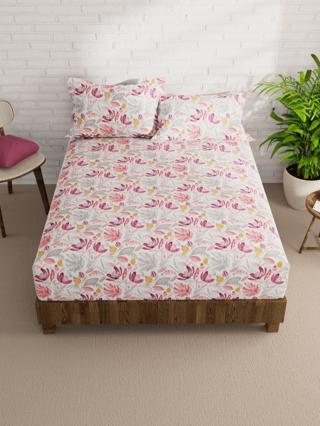 

KOPA Envogue Pink Floral Printed Cotton 152 TC Queen Bedsheet Set 2.40 m x 2.15 m