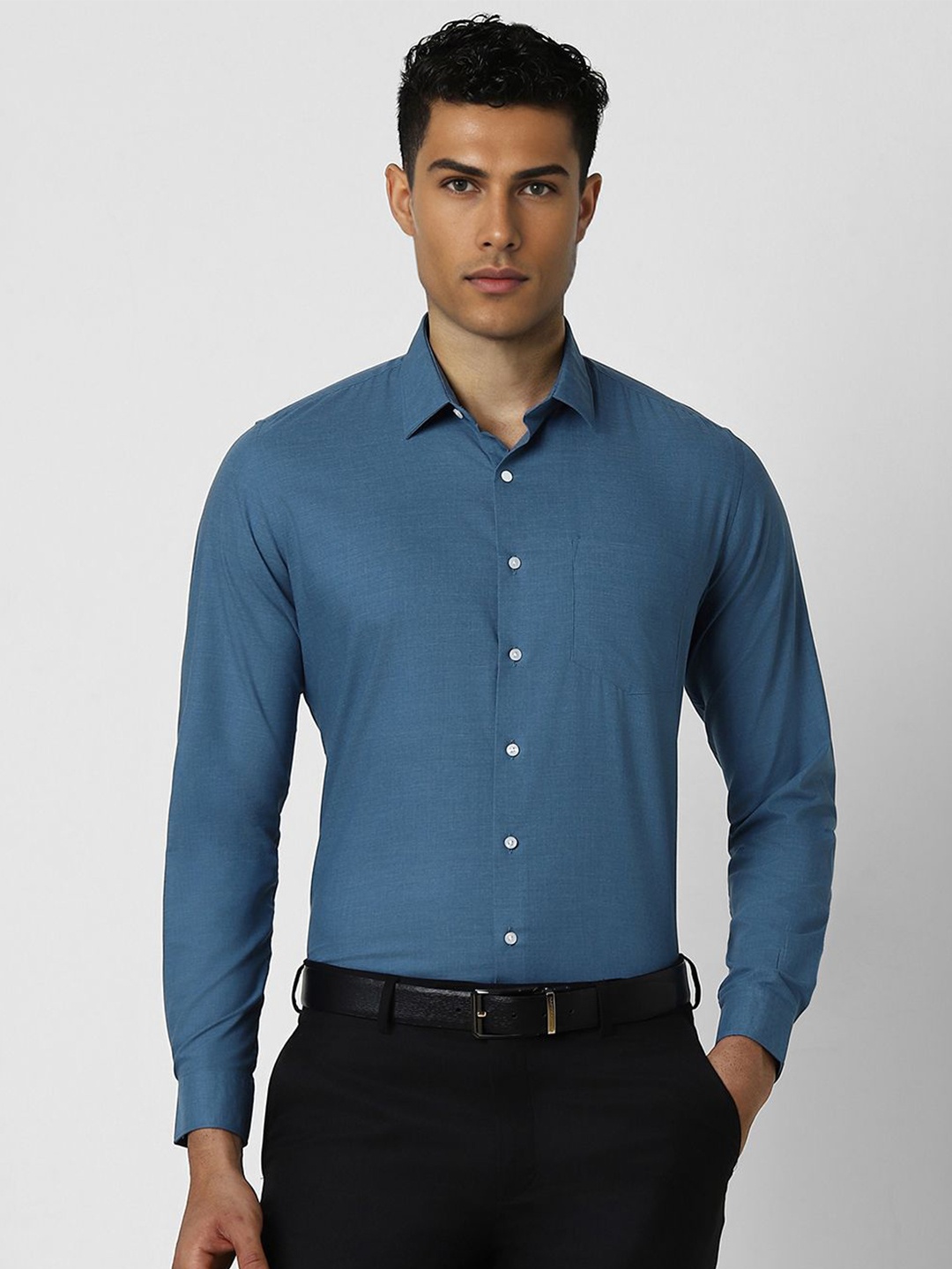 

Van Heusen Men Spread Collar Solid Cotton Slim Fit Formal Shirt, Blue