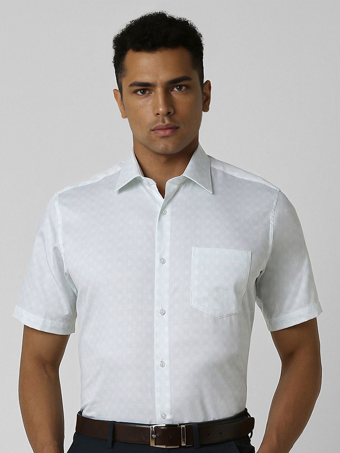 

Van Heusen Men Spread Collar Geometric Printed Cotton Slim Fit Formal Shirt, White