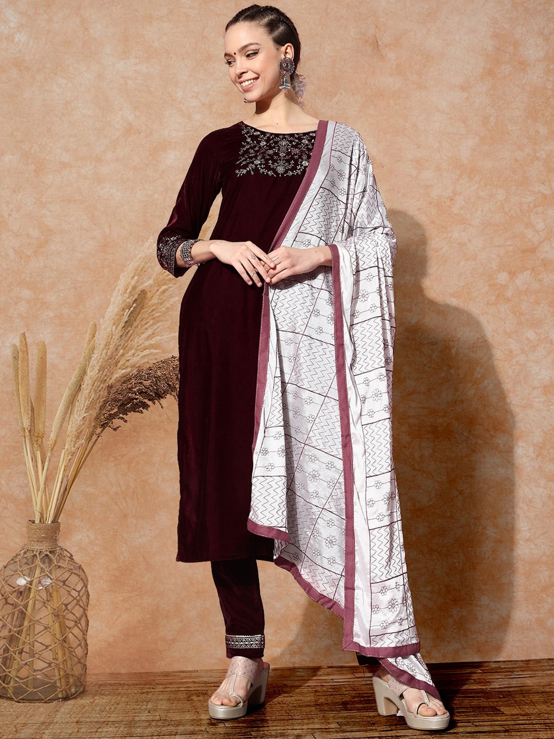 

Sangria Embroidered Dupatta, Purple