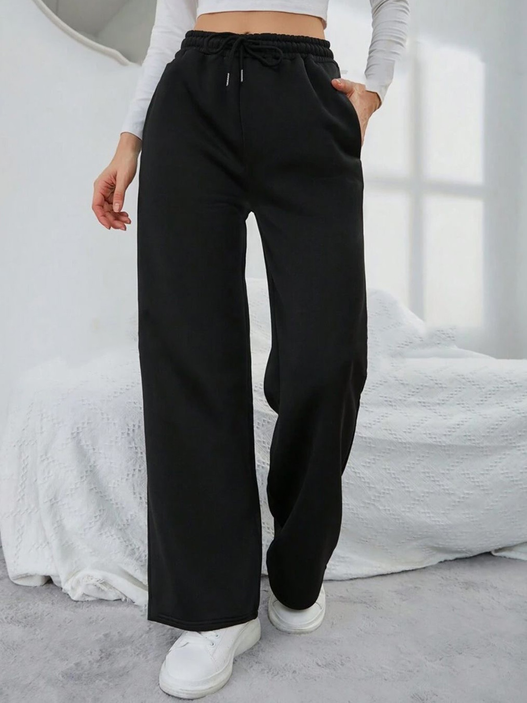 

ADDICTED ATTIRE Women Solid Bell Bottoms Loose Fit Joggers, Black