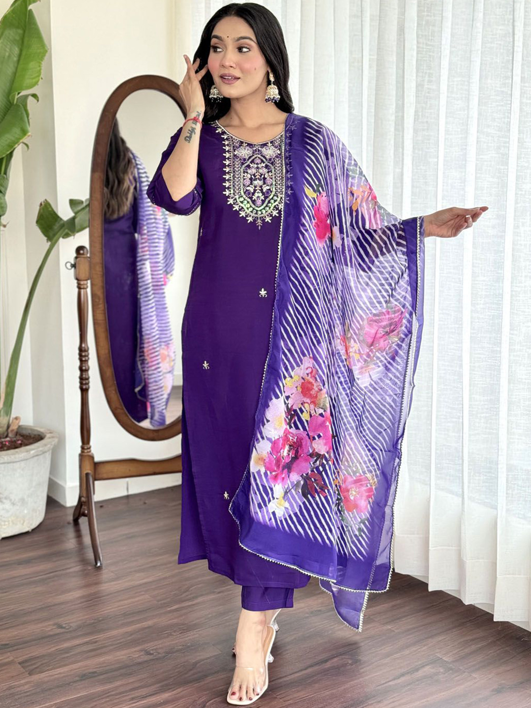 

Meena Bazaar Floral Embroidered Thread Work Kurta with Trousers & Dupatta, Purple