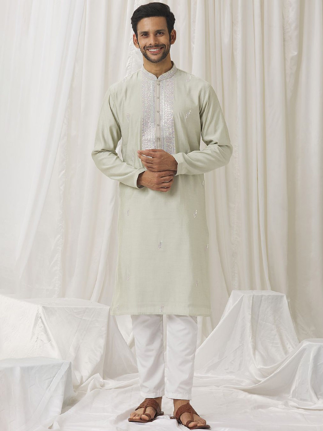 

Alaya Advani Geometric Embroidered Mirror Work Silk Cotton Straight Kurta with Trousers, Green