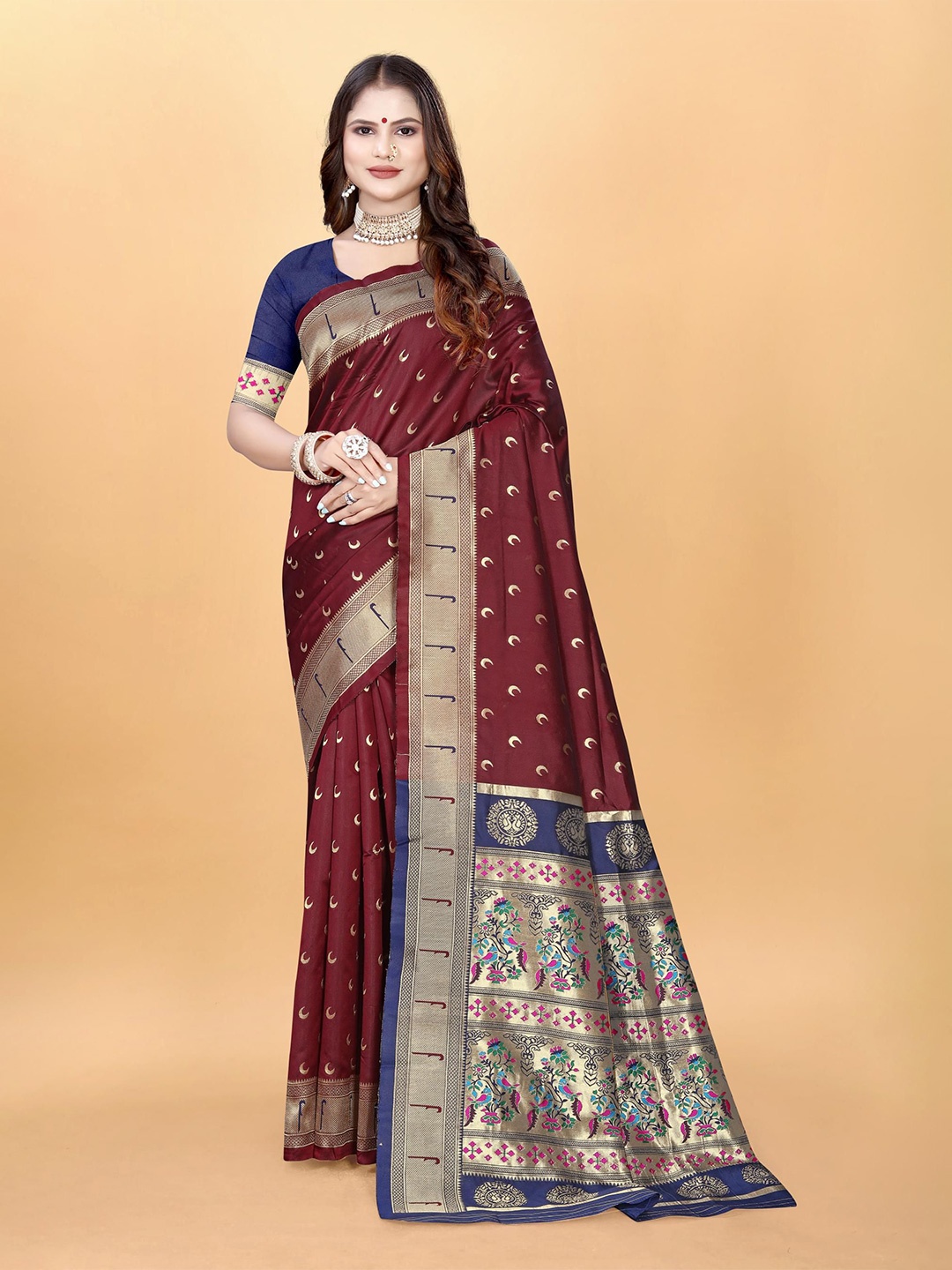 

VenderVilla Woven Design Zari Paithani Saree, Magenta