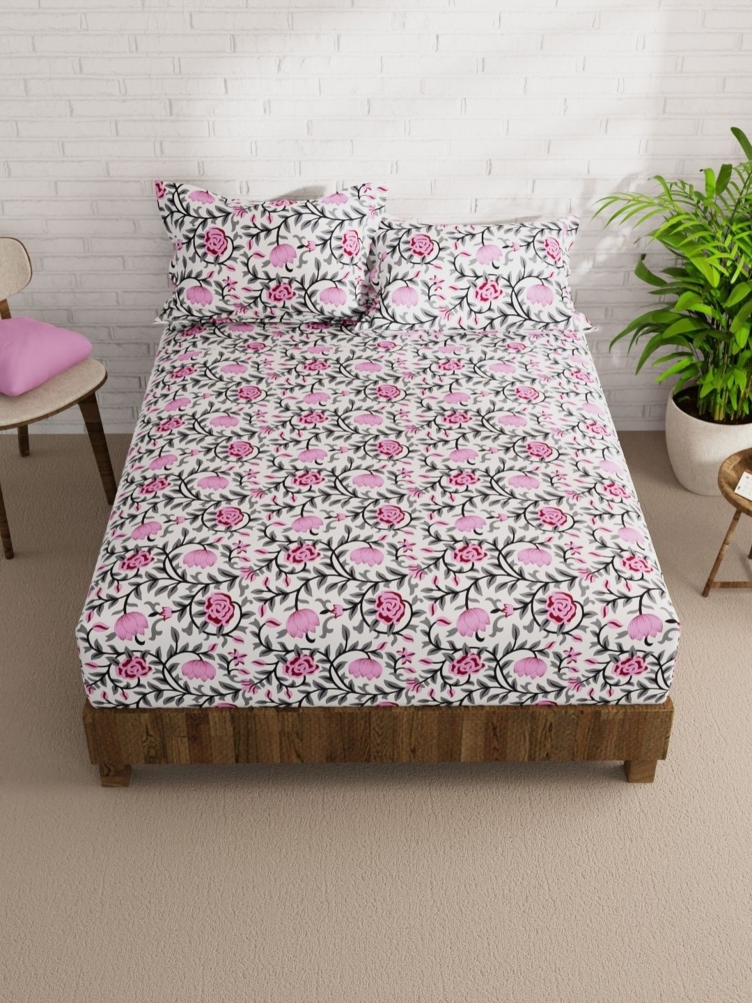 

KOPA Pink & White Floral 152 TC Queen Bedsheet with 2 Pillow Covers