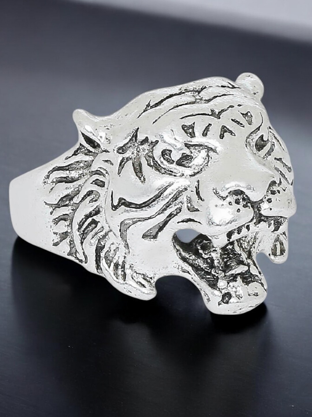 

fabula Men Vintage Tiger Biker Ring, Silver