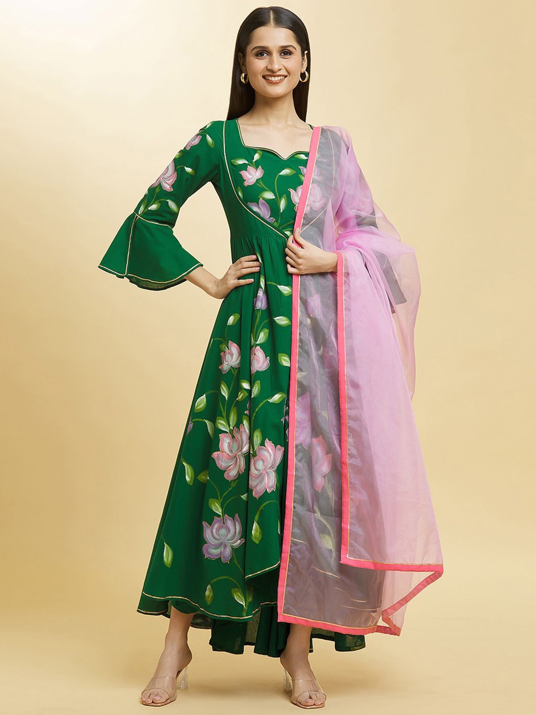 

Samyukta Singhani Floral Printed Anarkali Kurta With Trousers & Dupatta, Green