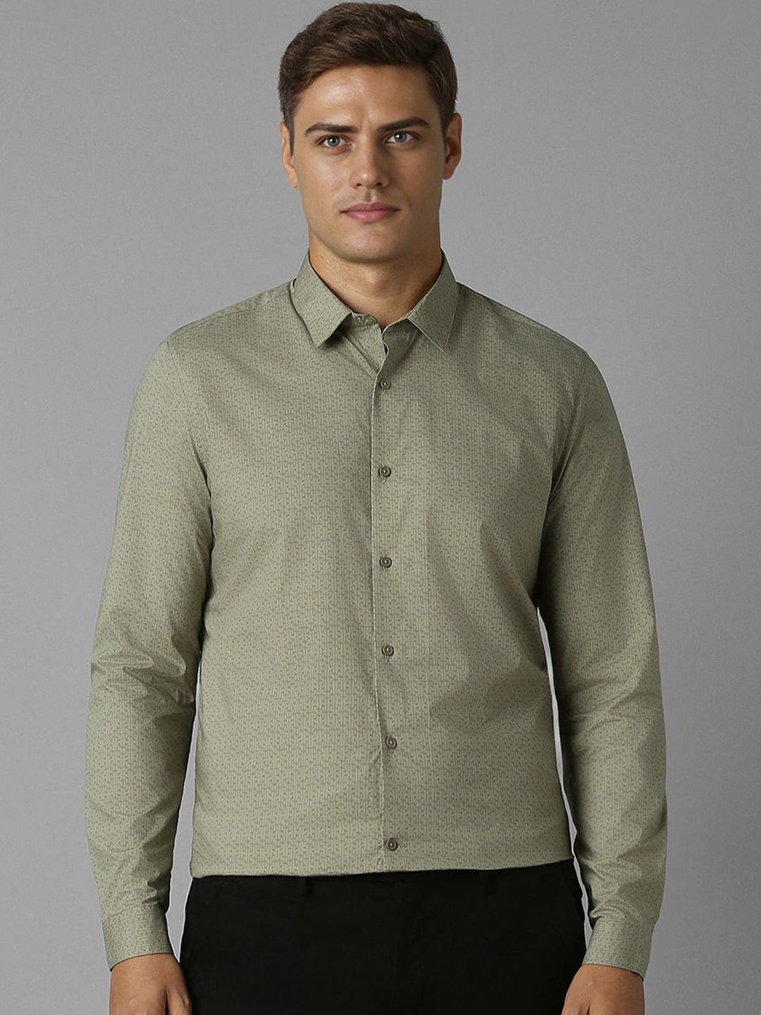

Louis Philippe Men Super Spread Collar Geometric Printed Cotton Slim Fit Formal Shirt, Olive