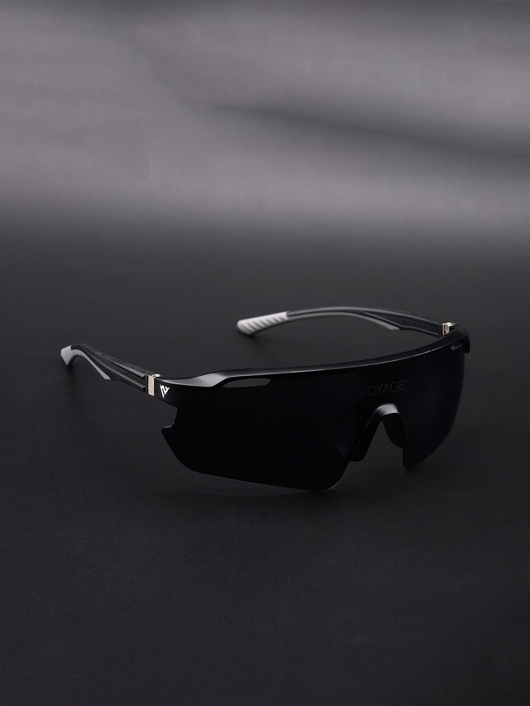 

Voyage Unisex Sports Sunglasses With UV Protected Lens 3016MG5780, Black