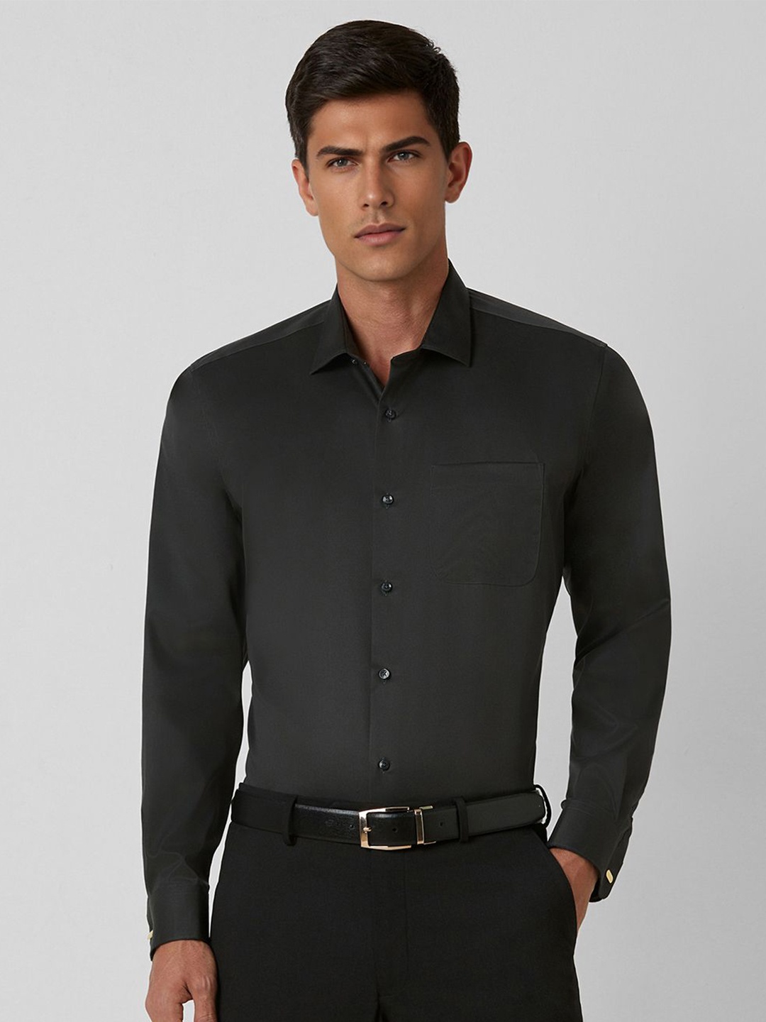 

Van Heusen Men Spread Collar Solid Cotton Slim Fit Formal Shirt, Black