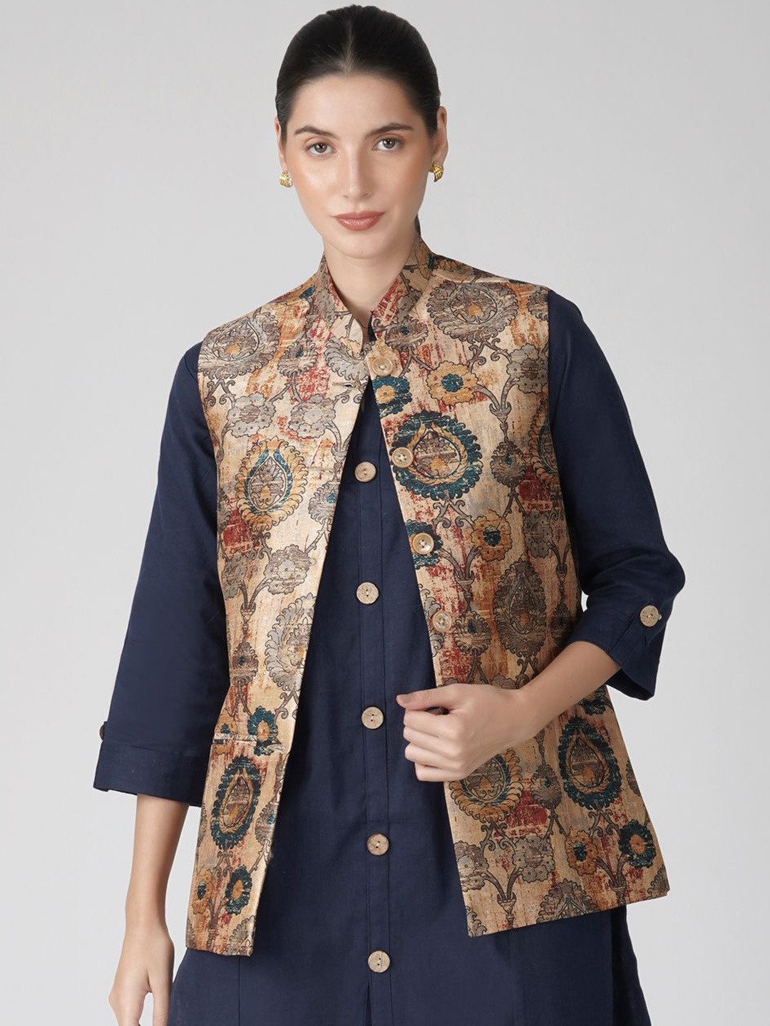 

Vastraa Fusion Women Floral Printed Nehru Jackets, Gold