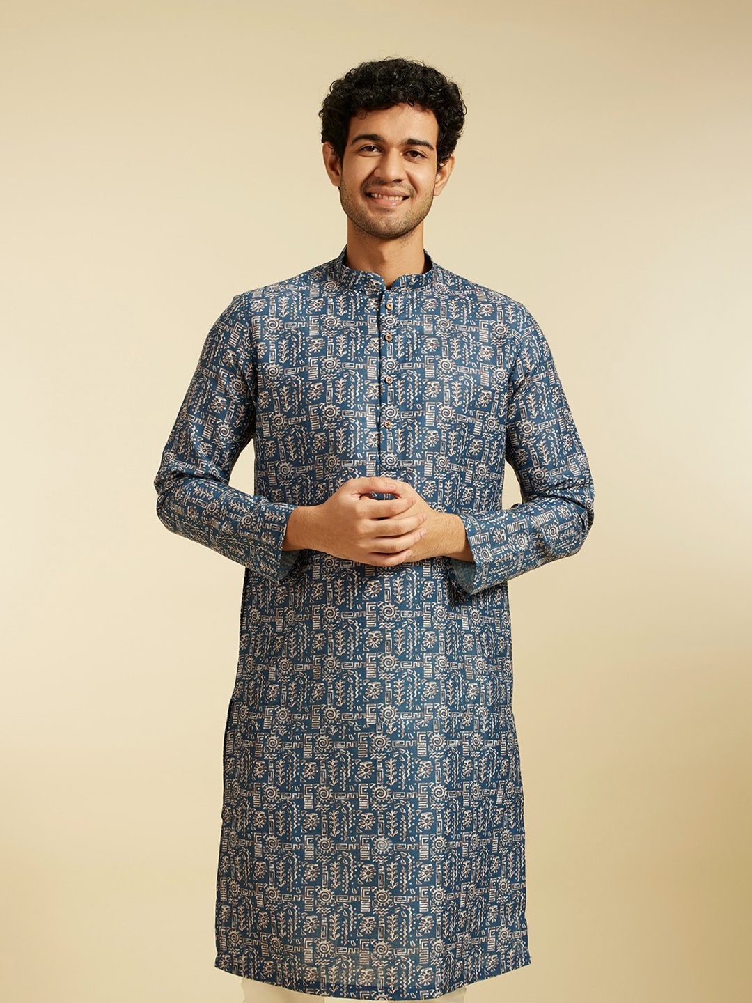 

Diwas by Manyavar Men Ethnic Motifs Woven Design Straight Kurta, Blue