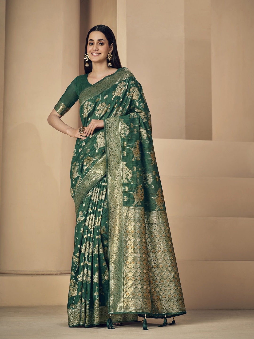 

MAHALASA Woven Design Zari Linen Blend Saree with unstitched blouse piece, Green