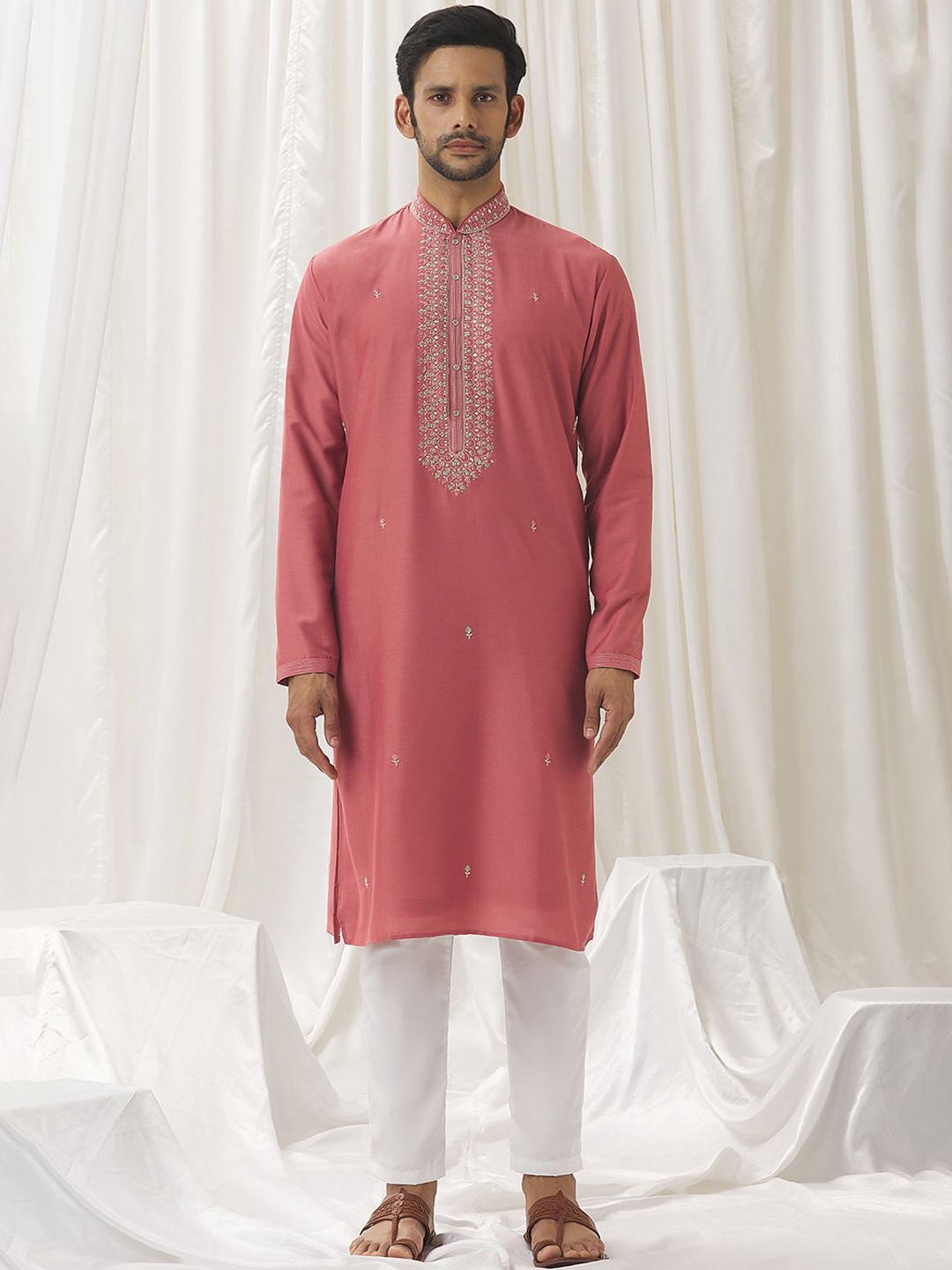 

Alaya Advani Floral Embroidered Thread Work Silk Cotton Straight Kurta with Trousers, Pink