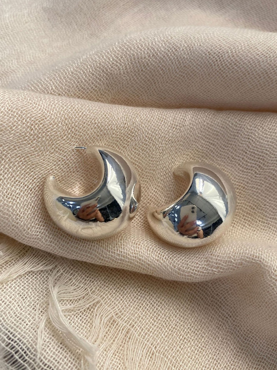 

Krelin Stainless Steel Silver-Plated Classic Studs