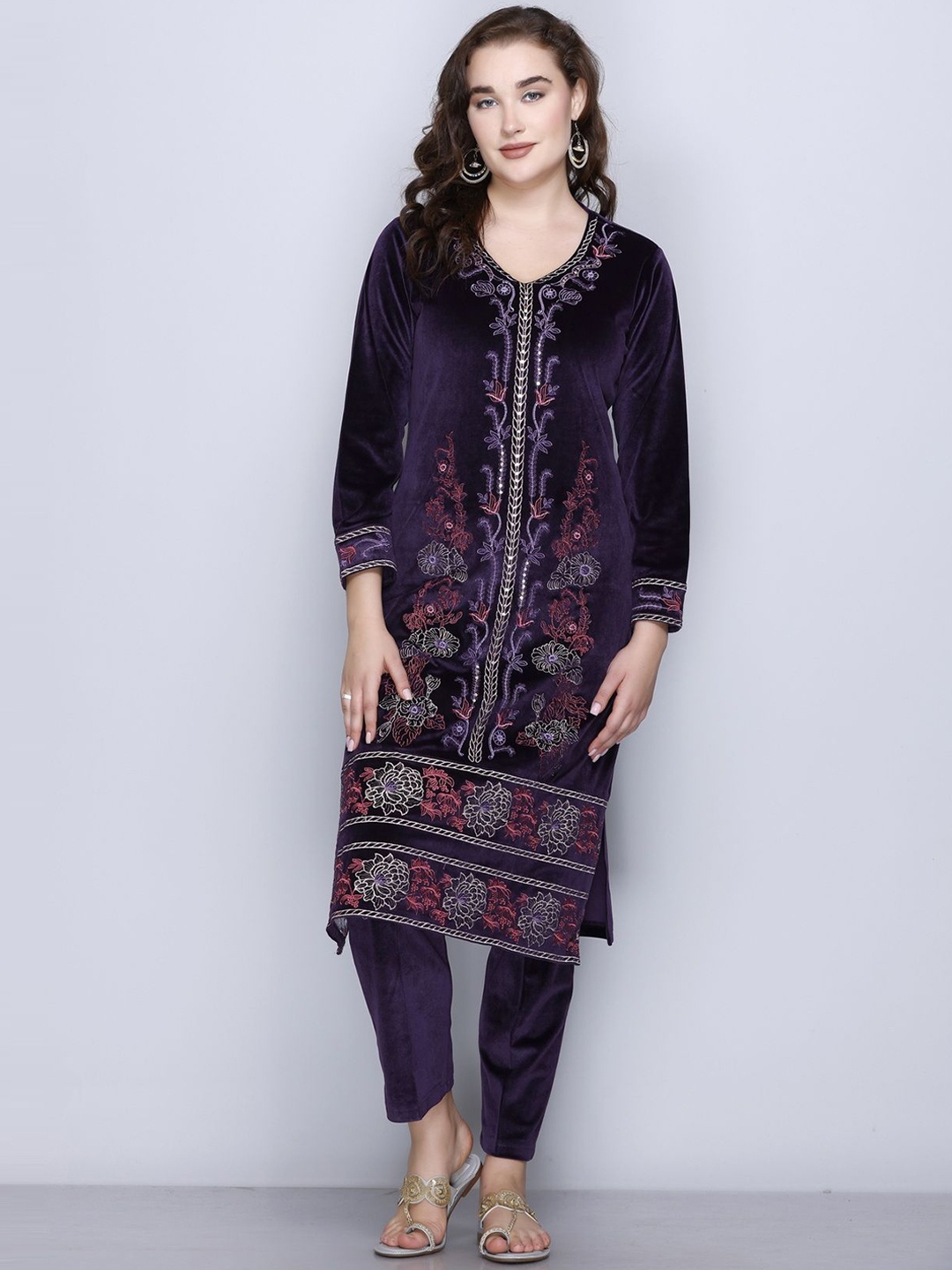 

EVORA Floral Embroidered Thread Work Velvet Straight Kurt with Trouser & Dupatta, Purple