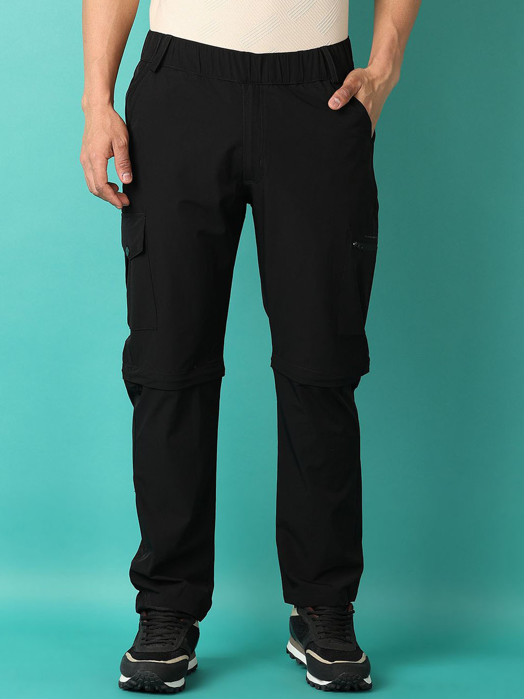 

V-Mart Men Regular Fit Cargos Trousers, Black