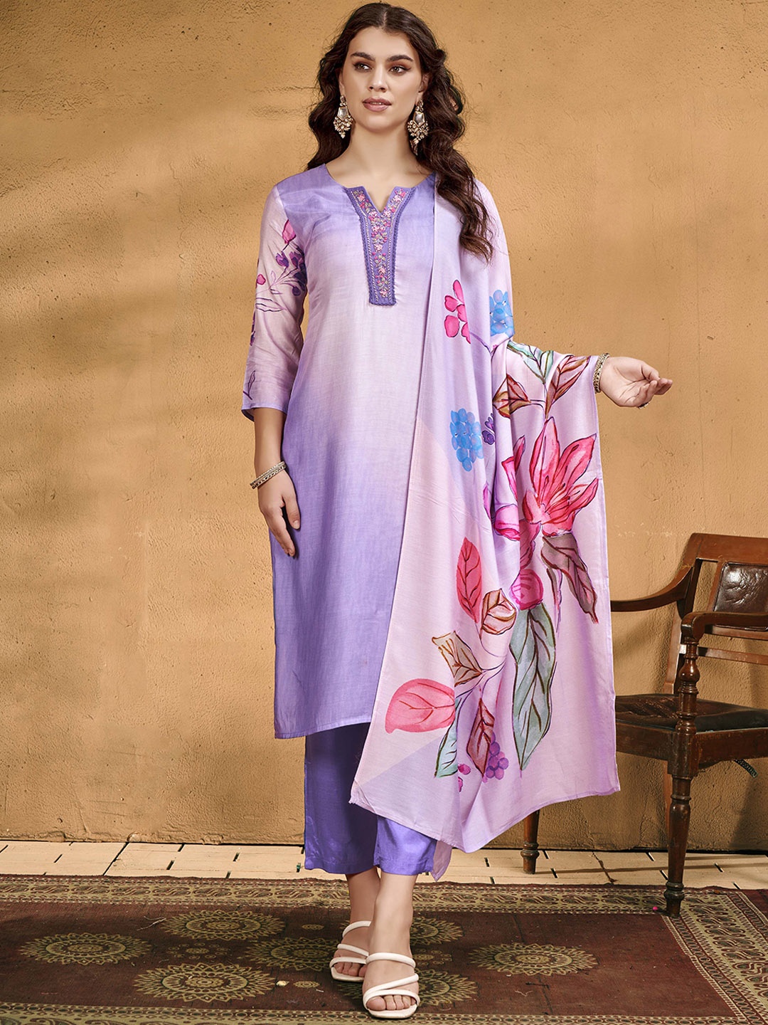 

Anouk Floral Embroidered Beads and Stones Straight Kurta with Trousers & Dupatta, Lavender