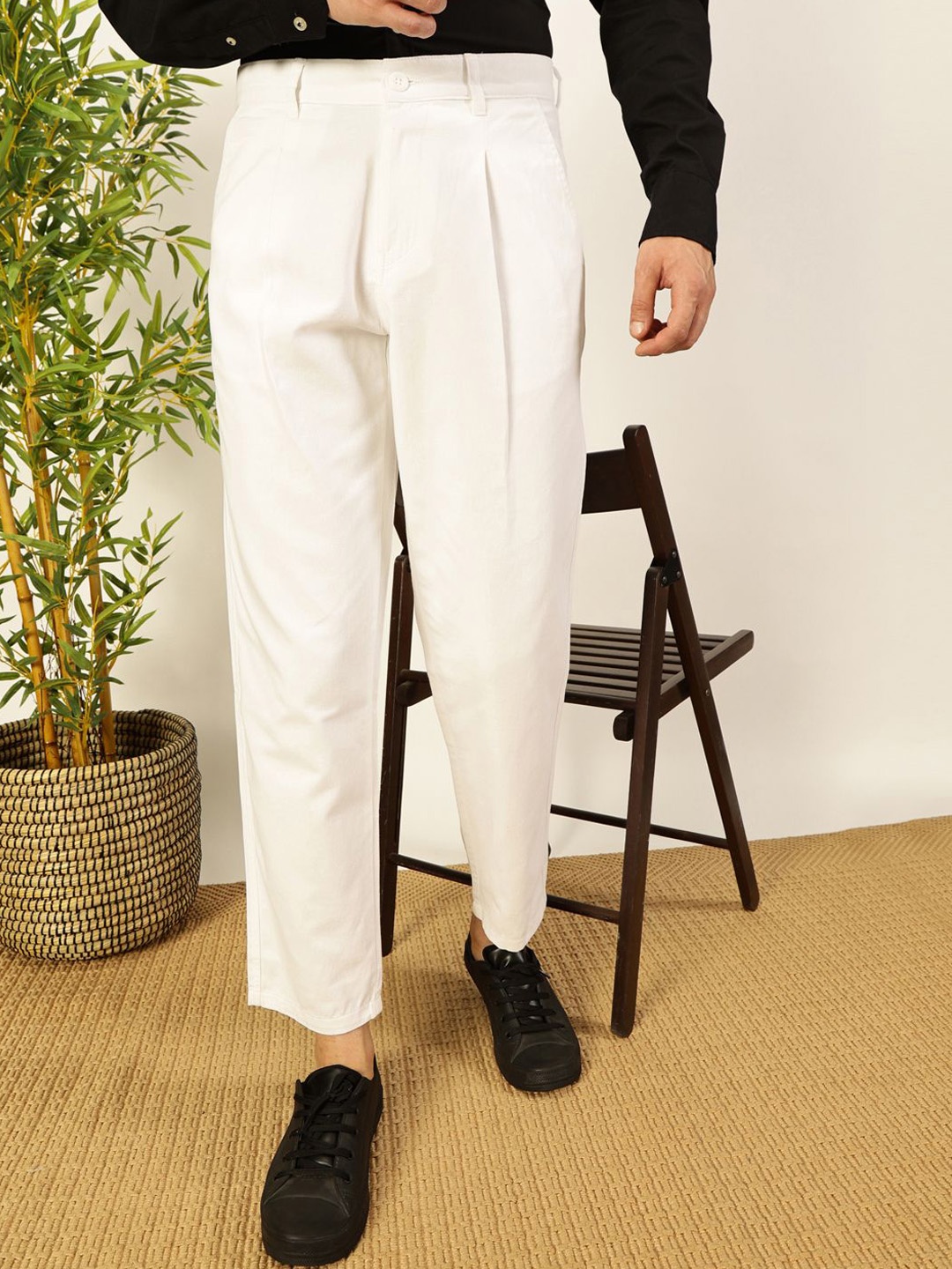 

Thomas Scott Men Solid Smart Straight Fit Easy Wash Pleated Chinos Trousers, White