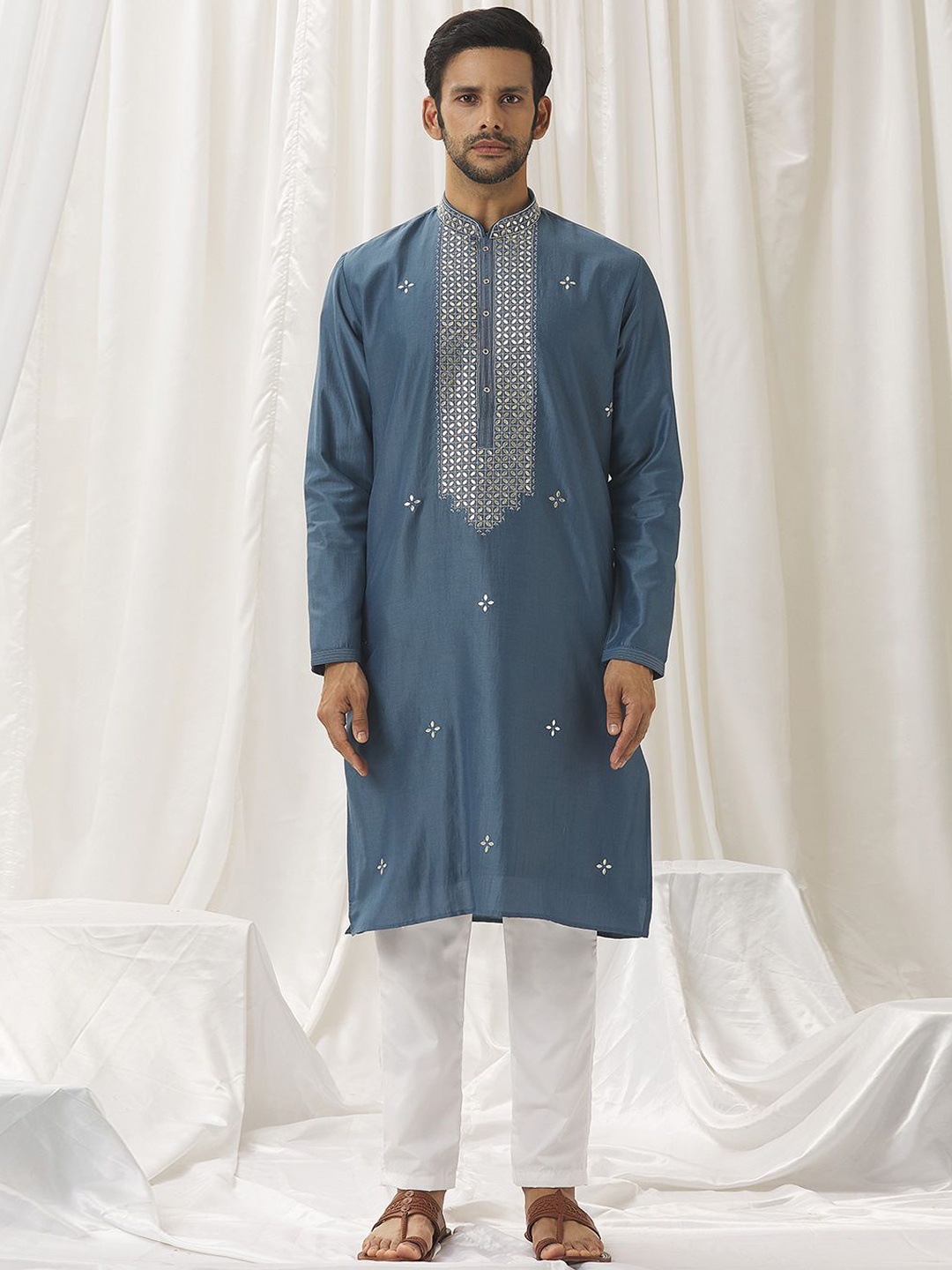 

Alaya Advani Floral Embroidered Thread Work Silk Cotton Straight Kurta with Trousers, Blue