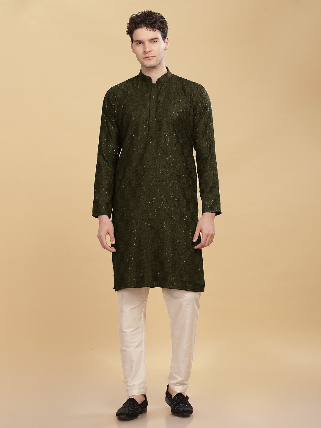 

Anouk Men Embellished Mandarin Collar Cotton Kurta, Green