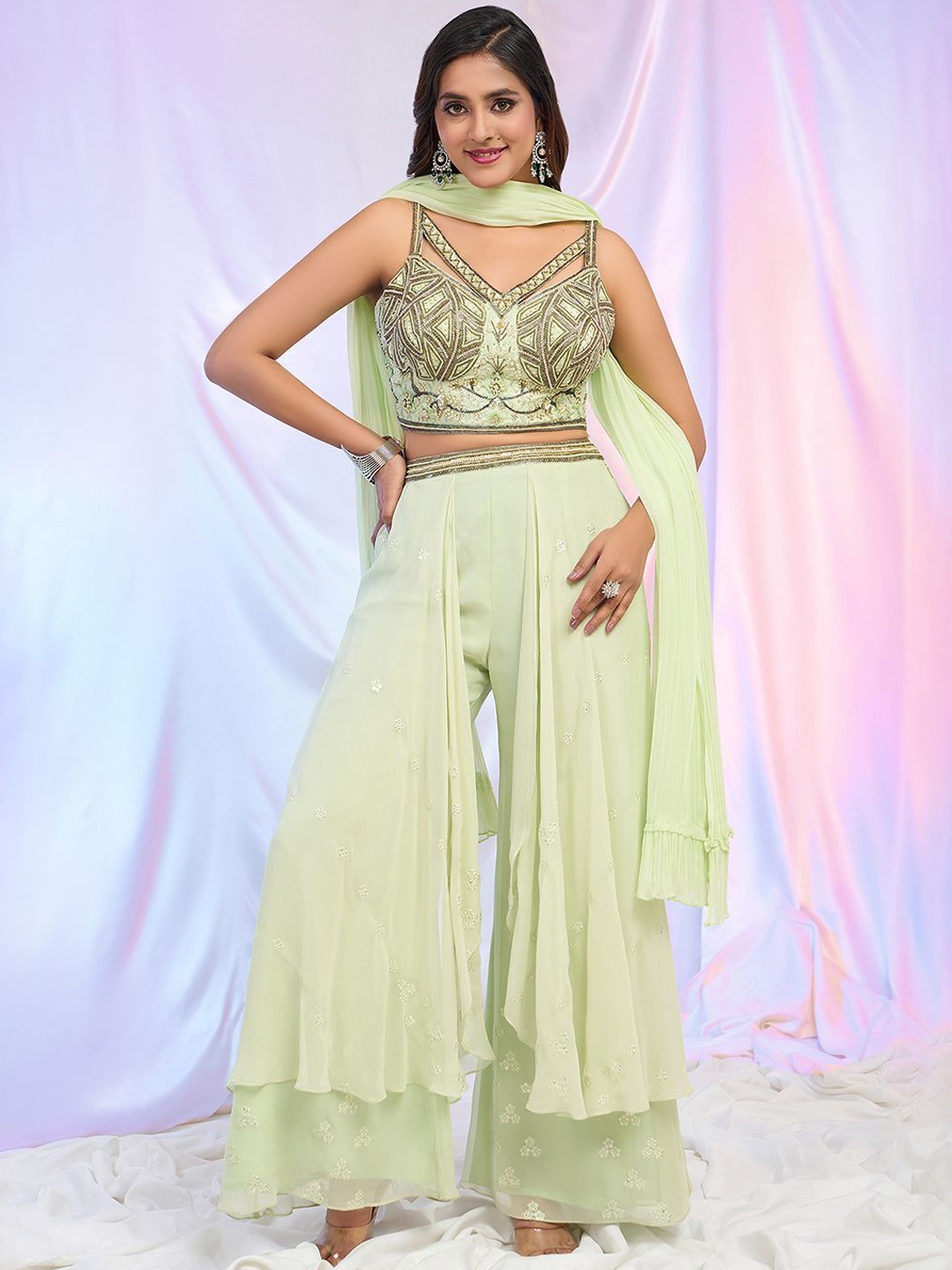 

Alaya Advani Embroidered Top & Sharara With Dupatta Co-Ords, Green