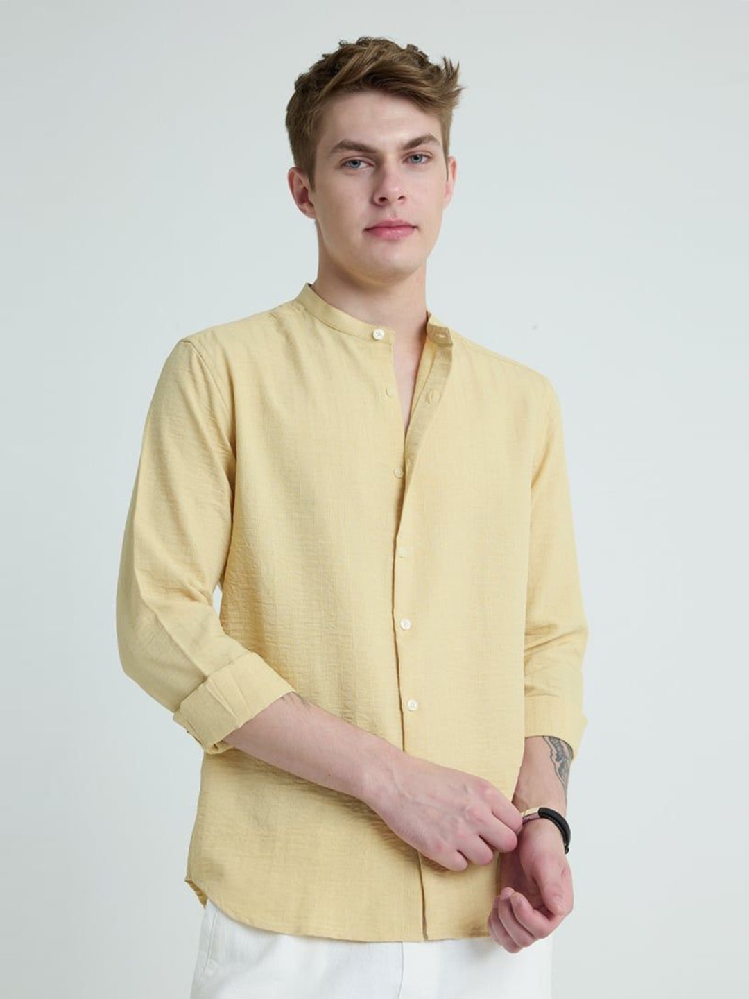

Snitch Men Smart Band Collar Solid Casual Shirt, Yellow