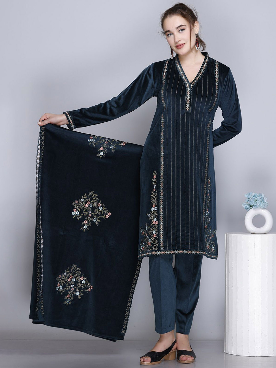 

EVORA Floral Embroidered Thread Work Velvet Straight Kurt with Trouser & Dupatta, Teal