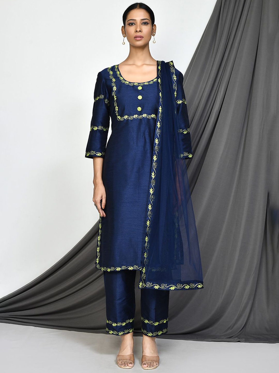 

Samyukta Singhani Floral Embroidered Thread Work Kurta with Trousers & Dupatta, Blue