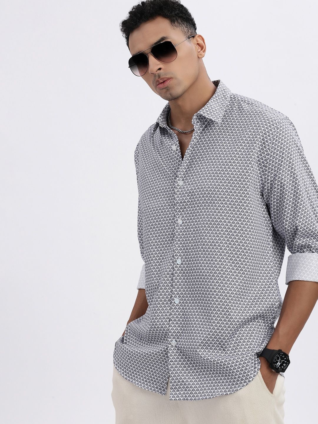 

SHOWOFF Men Standard Spread Collar Micro Ditsy Printed Cotton Slim Fit Casual Shirt, Grey