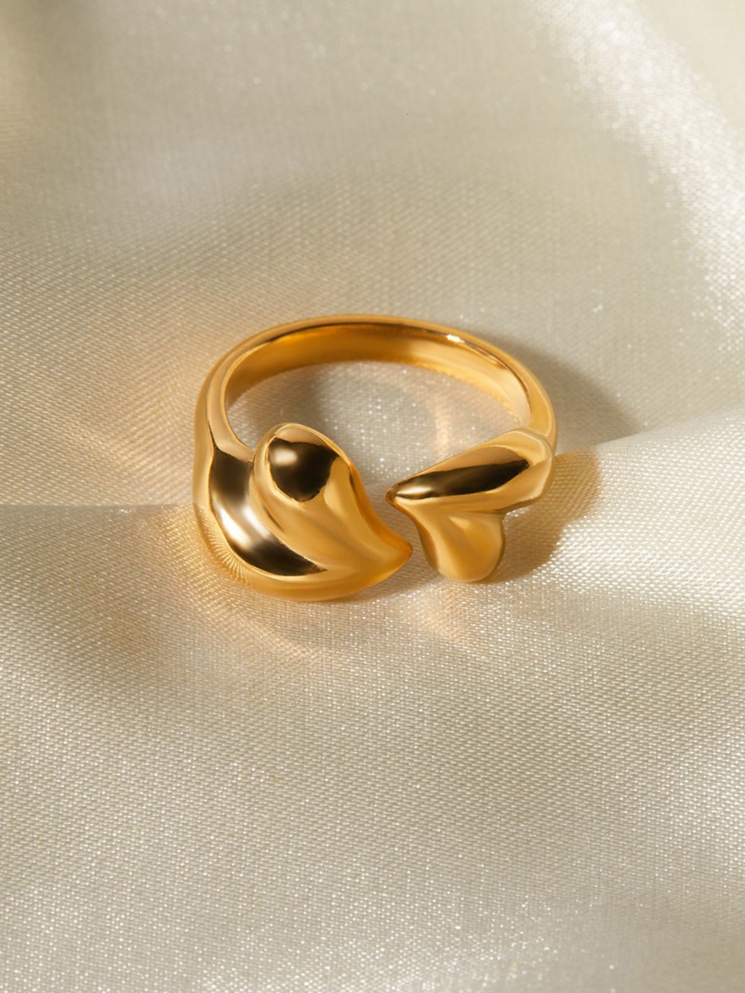 

DressBerry 18K Gold Plated Stainless Steel Tarnish-Free Waterproof Adjustable Finger Ring