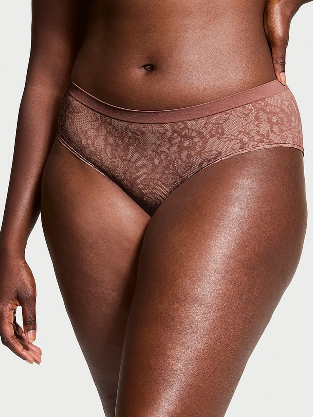 

Victoria's Secret Women Printed Mid Rise Seamless Hiphugger Briefs, Multi